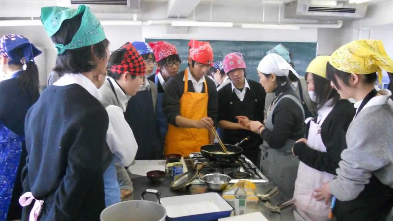 Japanese High School Cooking Class!!